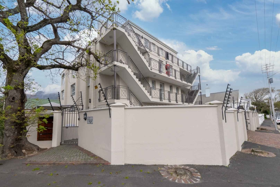 1 Bedroom Property for Sale in Rondebosch Village Western Cape